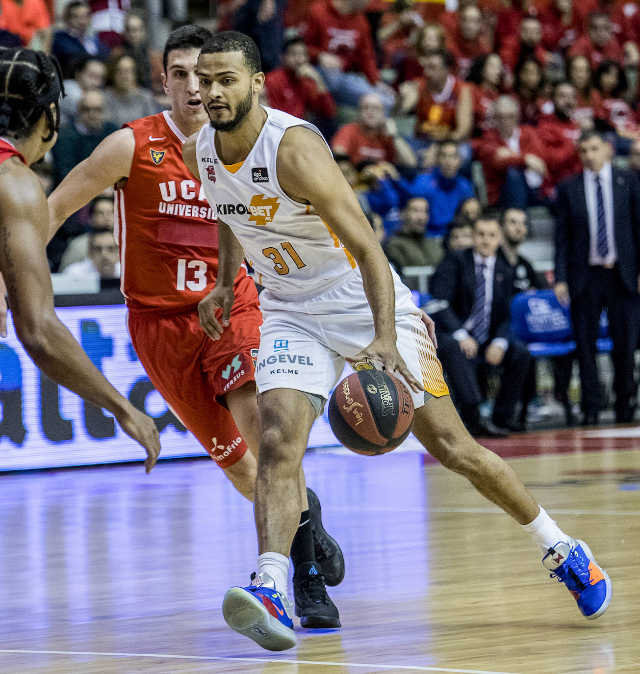 Fotos: Las mejores imágenes del partido entre el UCAM Murcia y el Baskonia