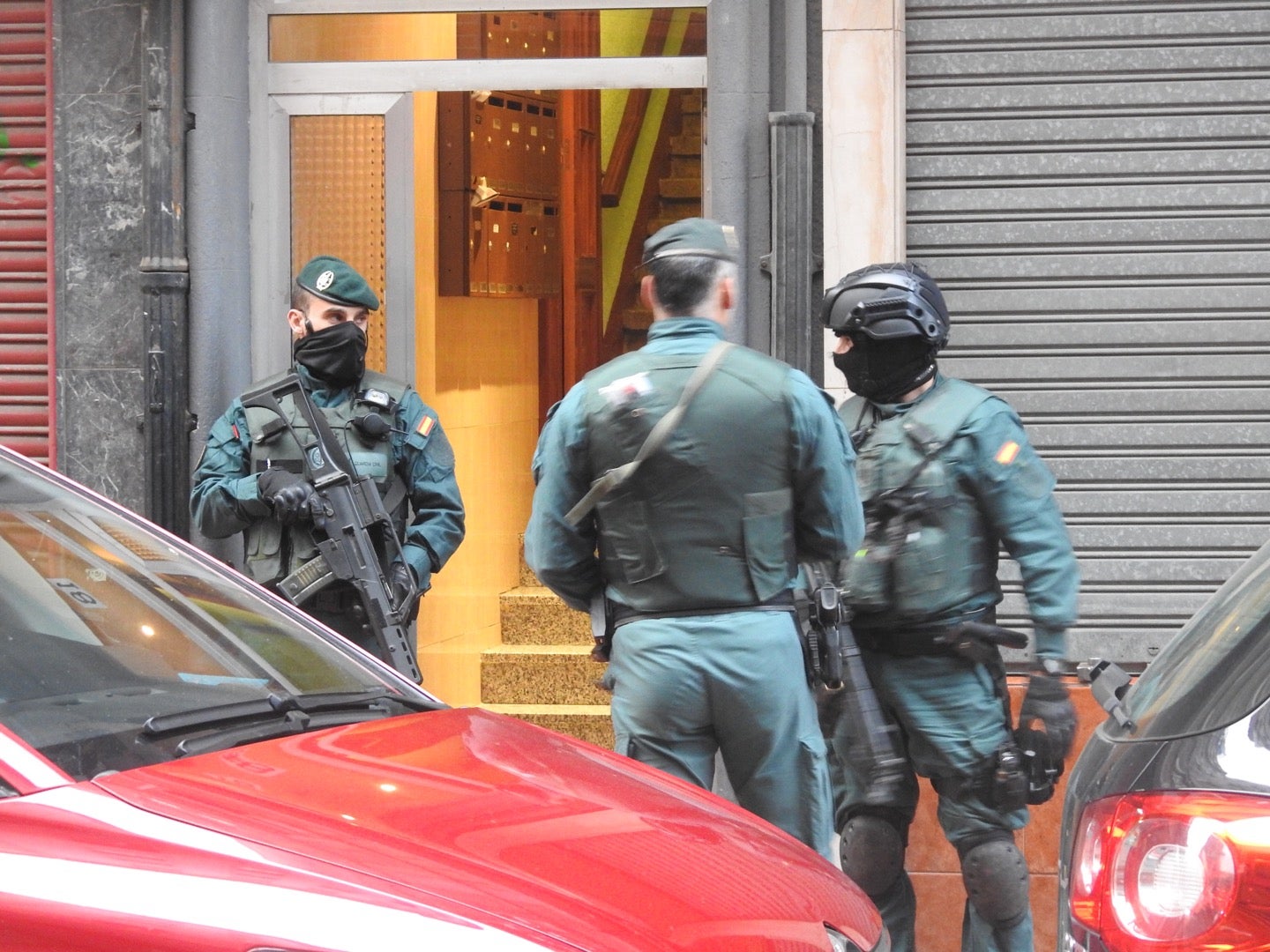 Fotos: Operación de la Guardia Civil en Barakaldo para desarticular una red de trata de personas