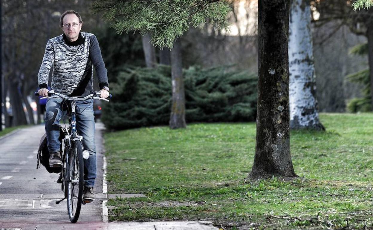 Andres Illana, Gaden elkarteko bazkide sortzailea. 