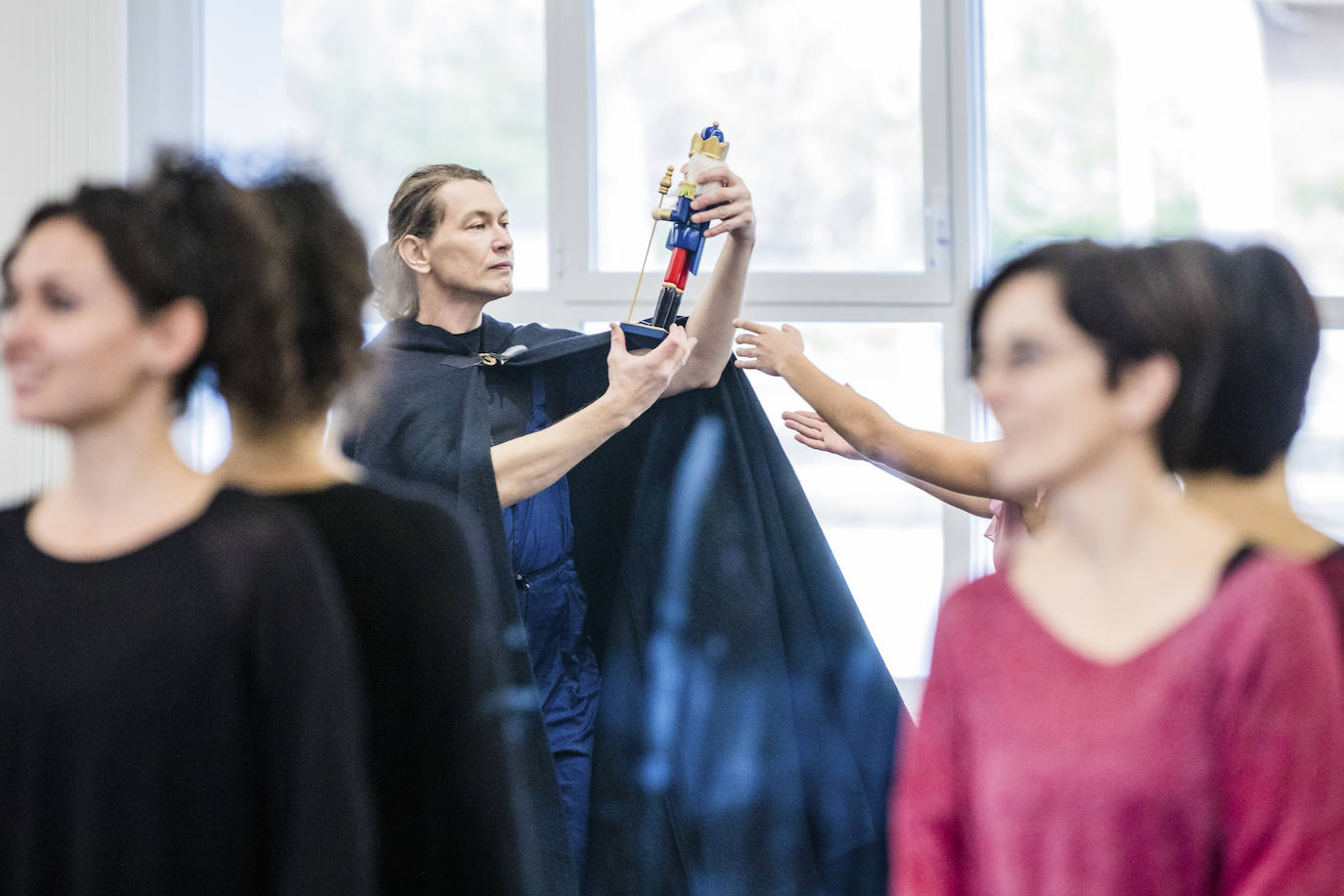 Fotos: Alumnos del conservatorio de danza ensayan &#039;El Cascanueces&#039; de la mano del Ballet de San Petersburgo