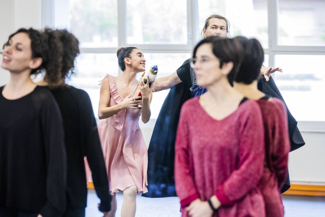 Fotos: Alumnos del conservatorio de danza ensayan &#039;El Cascanueces&#039; de la mano del Ballet de San Petersburgo