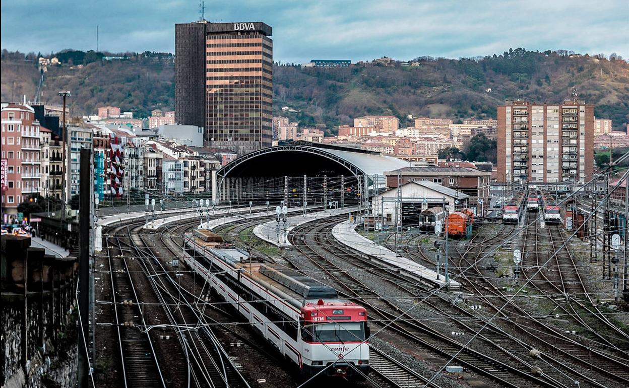 FACUA Euskadi ve inadmisibles las 3 horas que tarda en realizarse el trayecto Bilbao Santander en tren
