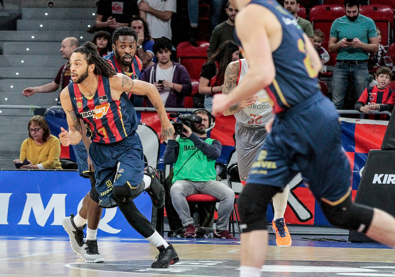 Fotos: Las mejores imágenes del Baskonia - Burgos