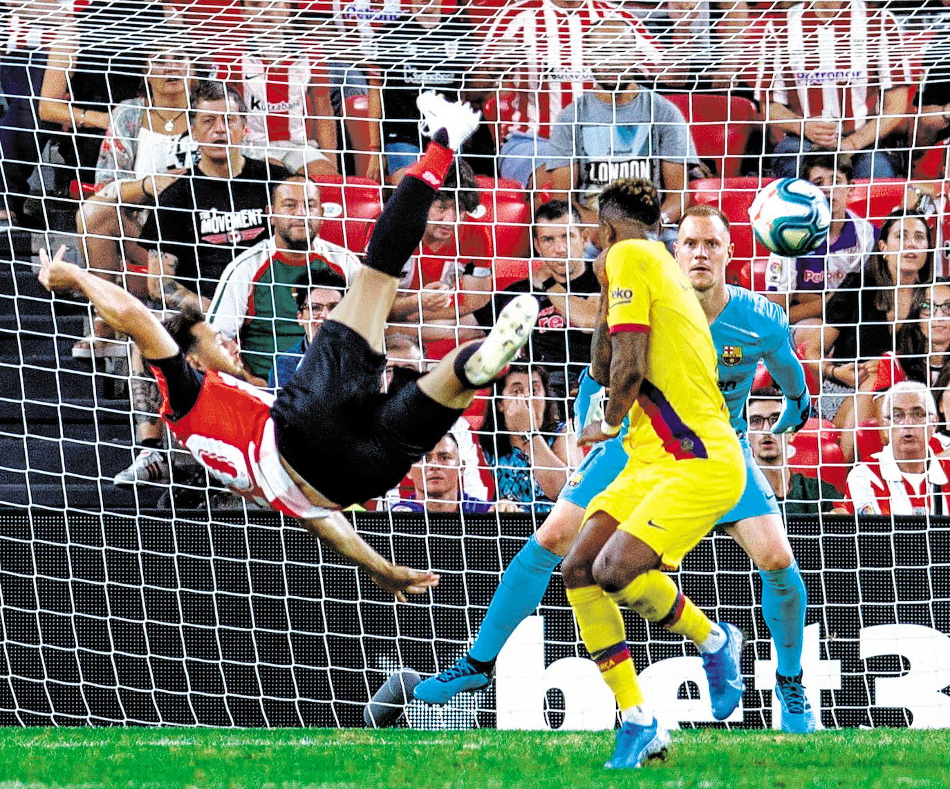 Una media chilena para no olvidar. Una semana antes había anunciada su retirada a final de este curso. Y aquella noche de agosto, con una media chilena, rubricó la victoria del Athletic ante el Barcelona. Gol inolvidable.