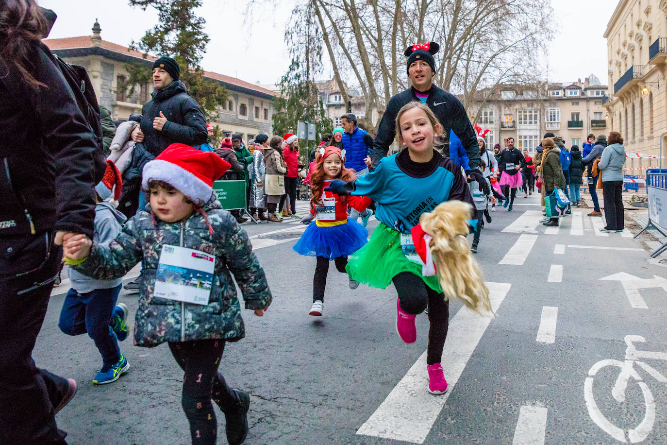 Fotos: Las fotos de la San Silvestre Txiki de Vitoria