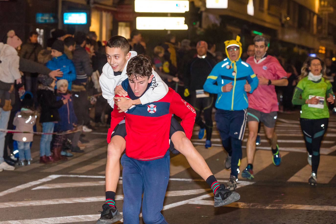 Fotos: Las fotos de la San Silvestre de Vitoria