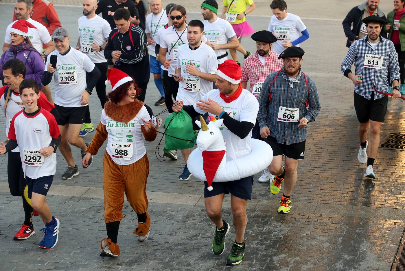 Fotos: Bilbao se llena de &#039;runners&#039; por la San Silvestre de Rekalde