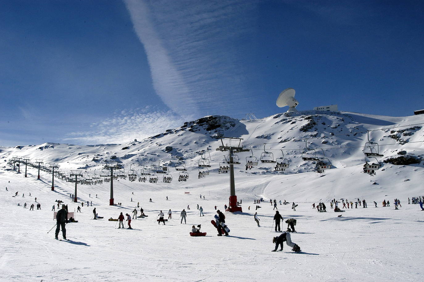 Fotos: Sierra Nevada, el lugar perfecto para disfrutar de la nieve por la mañana y la noche