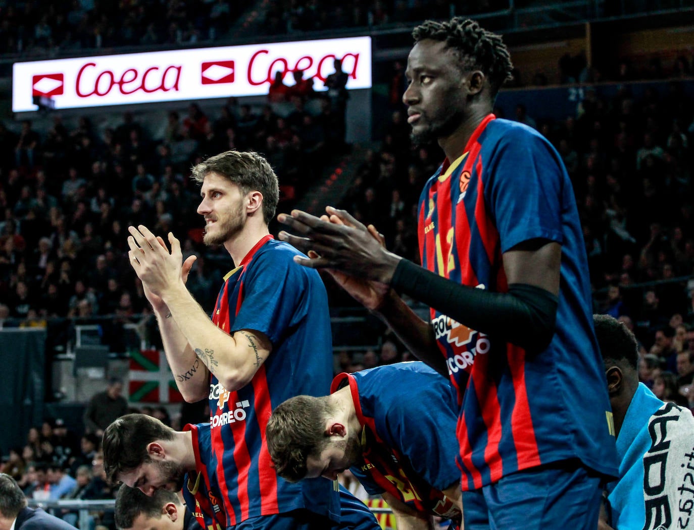 Fotos: Las mejores imágenes del Baskonia - Barcelona de Euroliga 2019