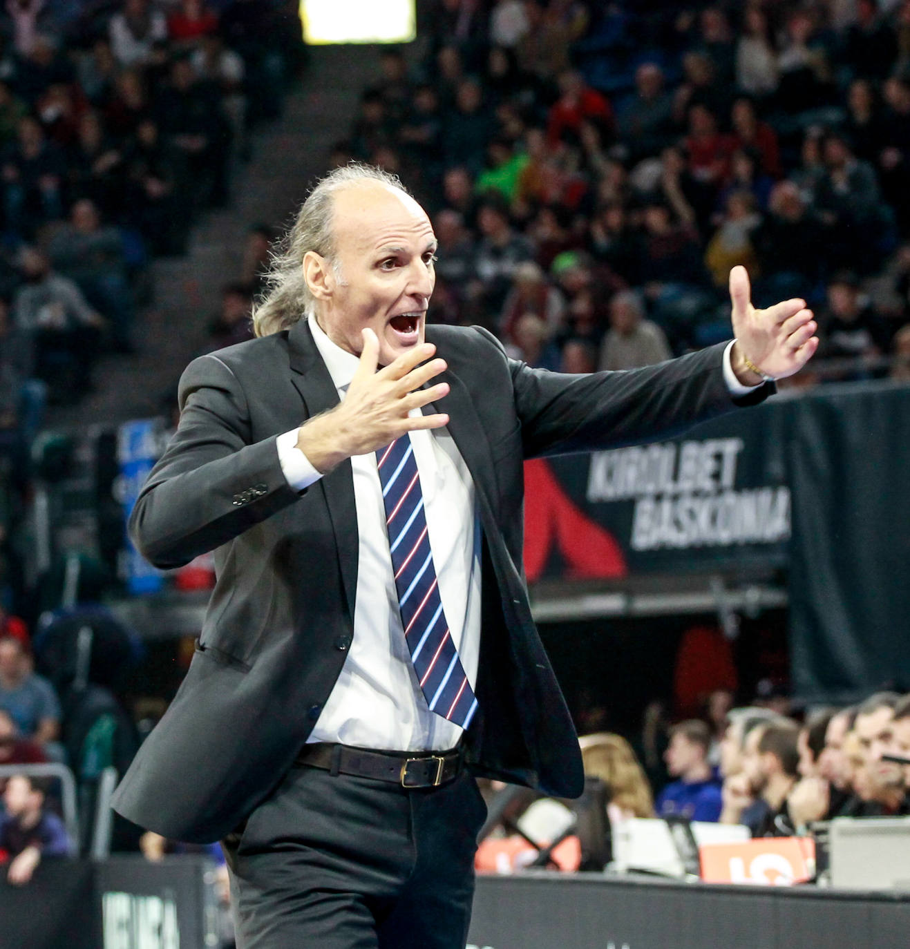 Fotos: Las mejores imágenes del Baskonia - Barcelona de Euroliga 2019