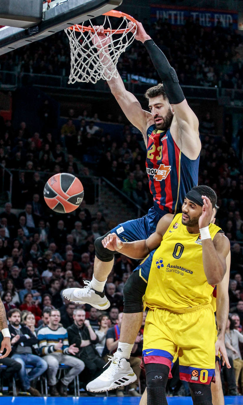 Fotos: Las mejores imágenes del Baskonia - Barcelona de Euroliga 2019