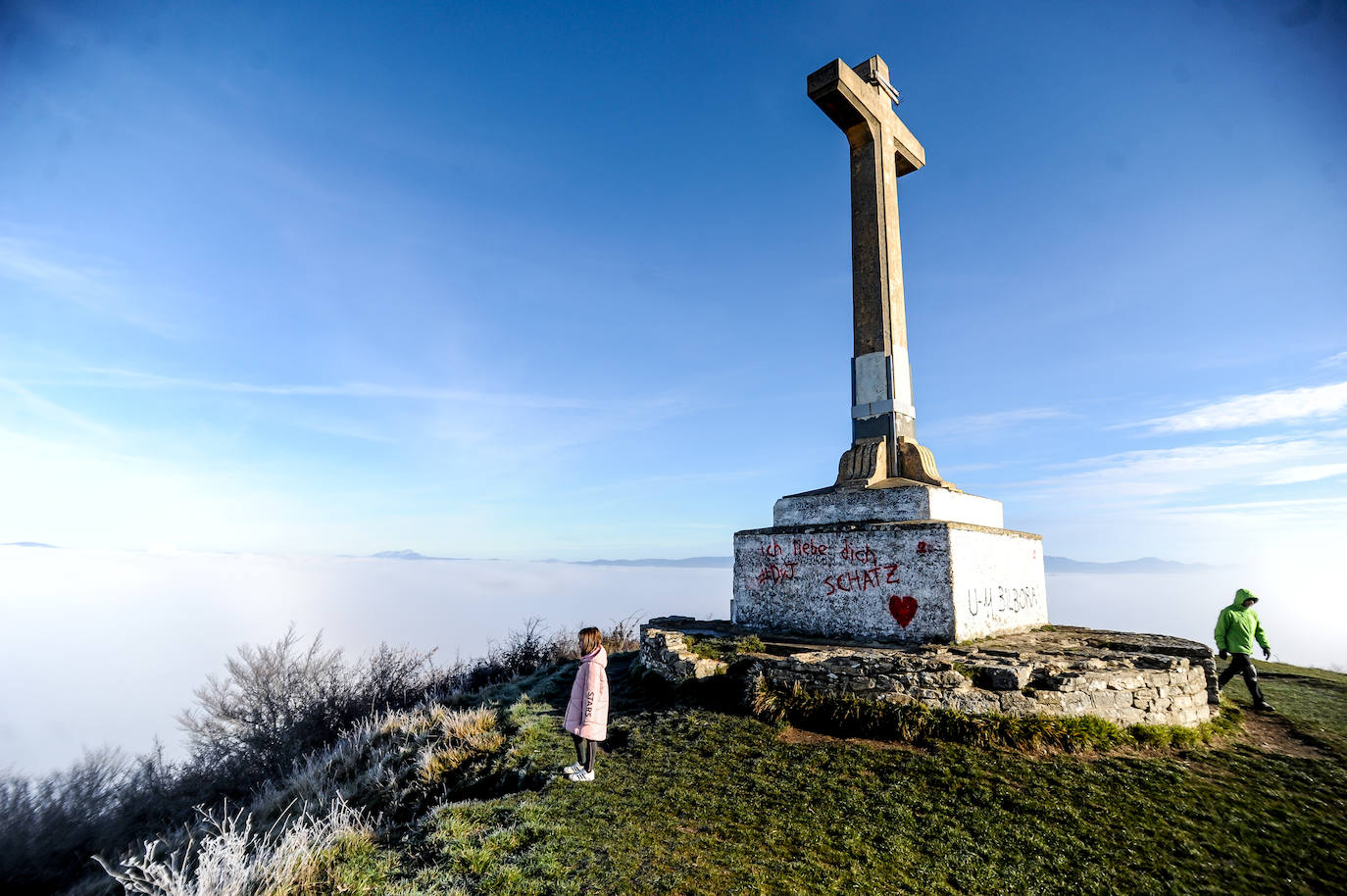 El frío y los bancos de niebla han vuelto a ser protagonistas en Álava. Tobillas, con -5,7 grados, ha marcado la mínima este 2 de enero en el territorio histórico. Salvatierra y Antoñana, con -3,6, y Vitoria, con -2,6 grados, son otros de los rincones de la geografía alavesa donde las temperaturas han caído por debajo de cero.