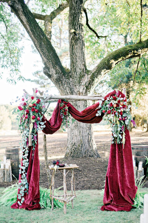 Fotos: En el vestido de novia, en el ramo, en la decoración... ¿te atreves a incluir el terciopelo en tu boda?