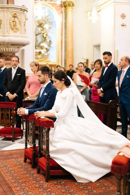 Fotos: La novia que sorprendió con dos looks &#039;made in Euskadi&#039; totalmente distintos en su boda