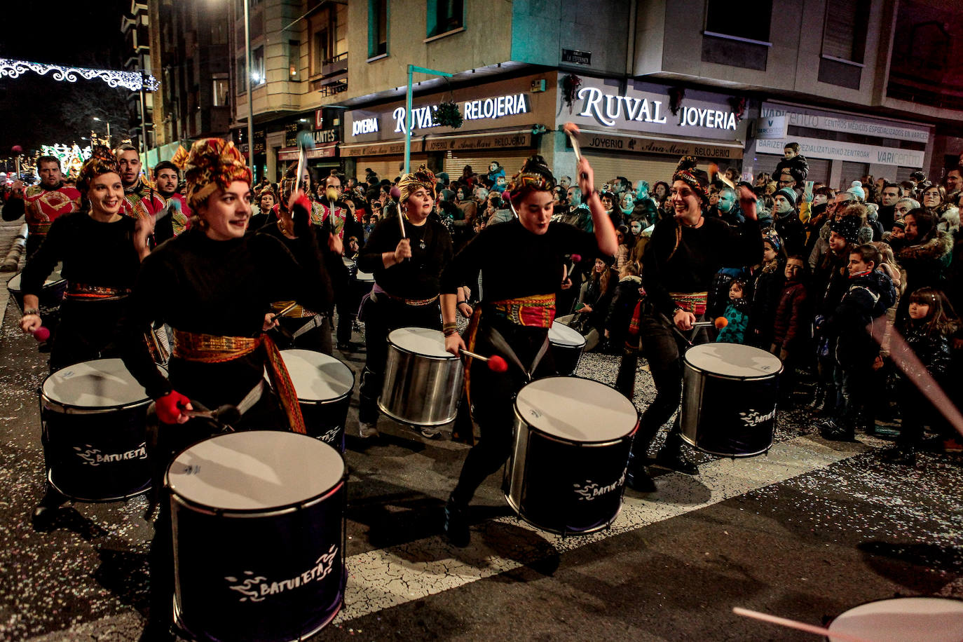 Fotos: La cabalgata de los Reyes en Vitoria, en imágenes