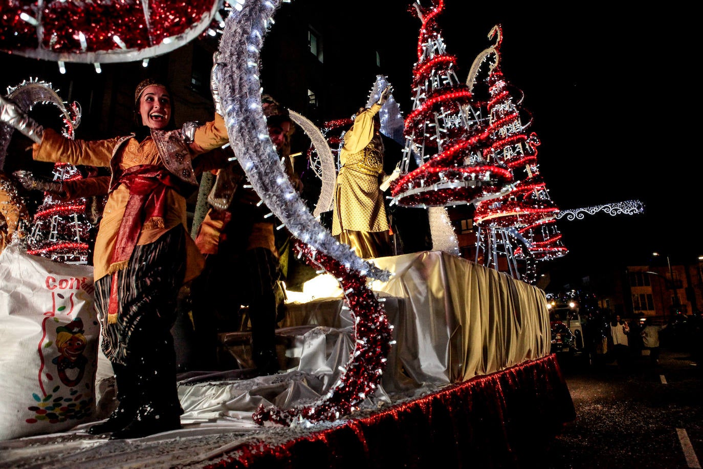 Fotos: La cabalgata de los Reyes en Vitoria, en imágenes