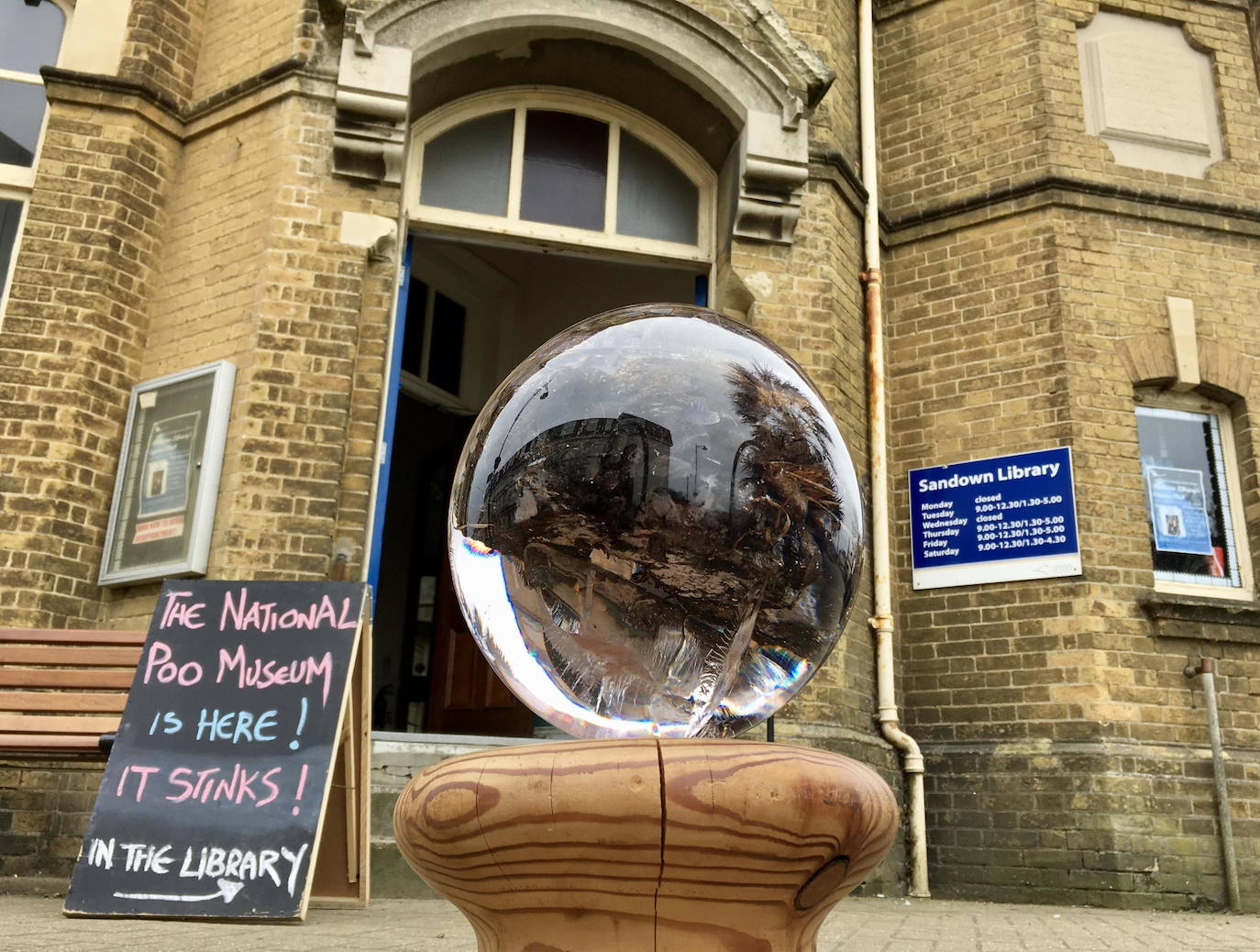 Museo Nacional de los Excrementos / National Poo Museum (Wight, Inglaterra) | Para visitar esta galería de lo escatológico hay que adentrarse en el zoo de la isla de Wigh.