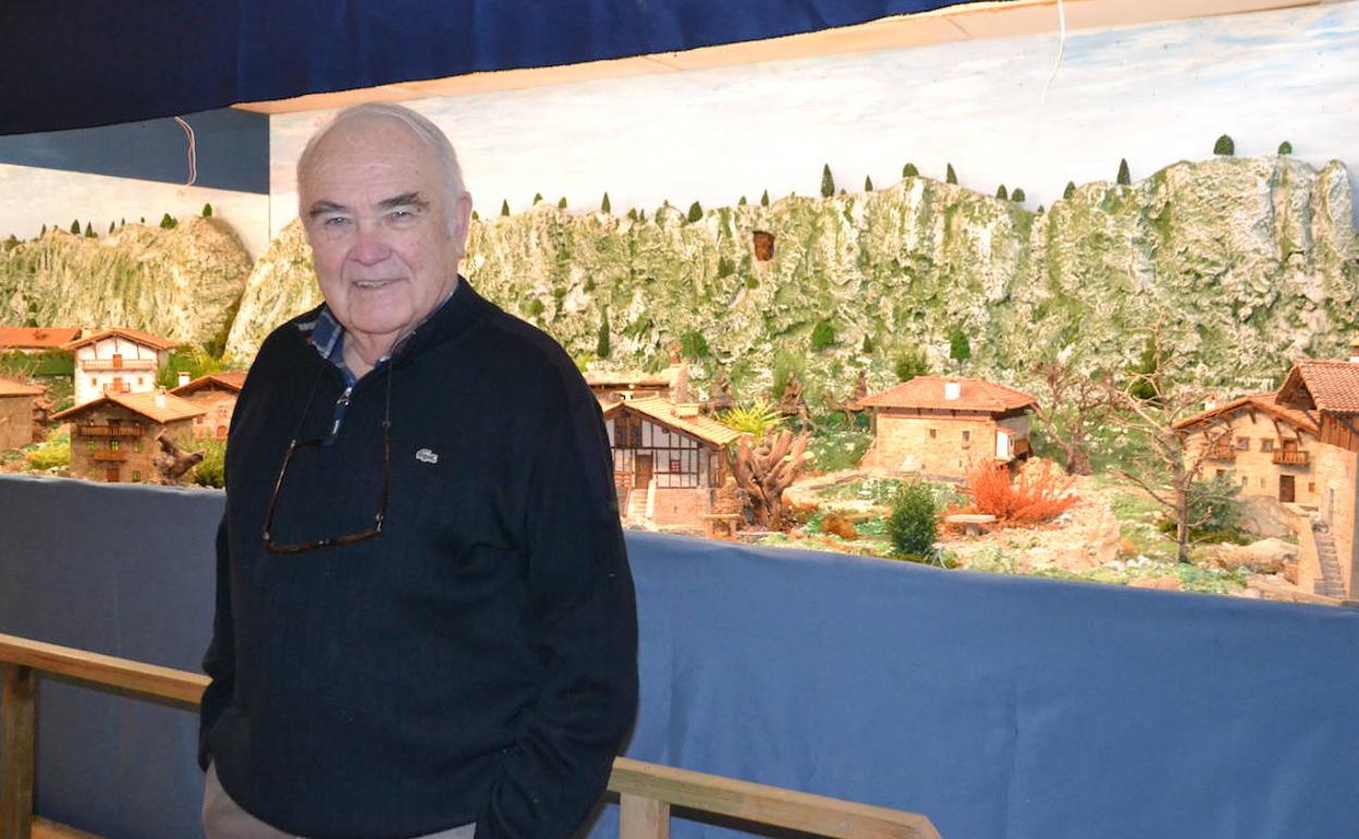 El belén de Txomin recrea caseríos de la zona.