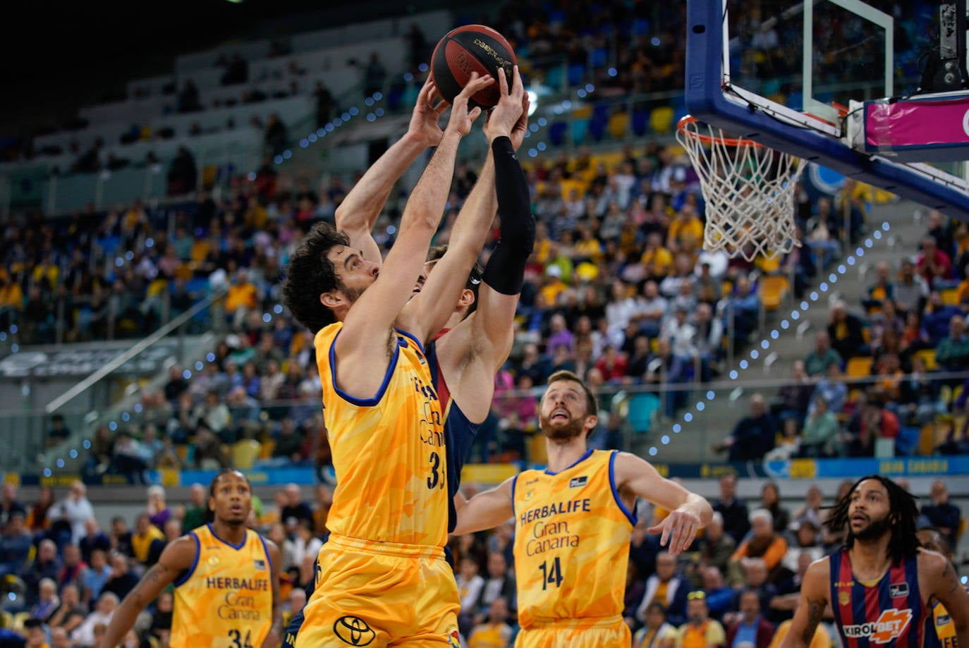 Fotos: Las mejores imágenes del Herbalife Gran Canaria - Kirolbet Baskonia