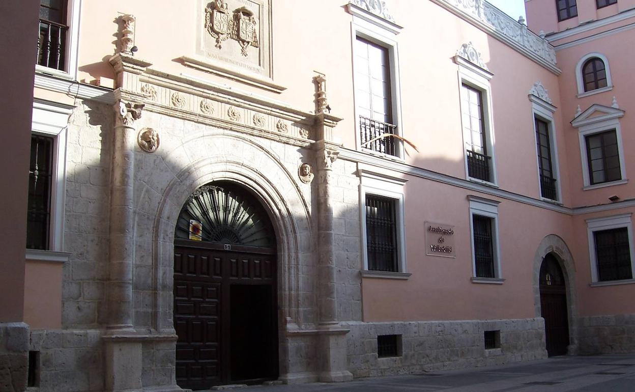 Imagen de la fachada del Arzobispado de Valladolid.