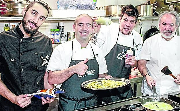 El equipo de cocina de Burduntzi integrado por Aritz Expósito, Álex Fernández, Joseba Olalde y Koldo Gojenola..