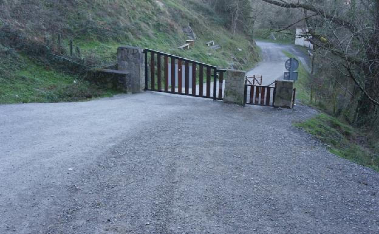 'Agregakin koligantea' izeneko hormigoi mota duen pista bat proposatu eta eraiki dA. 