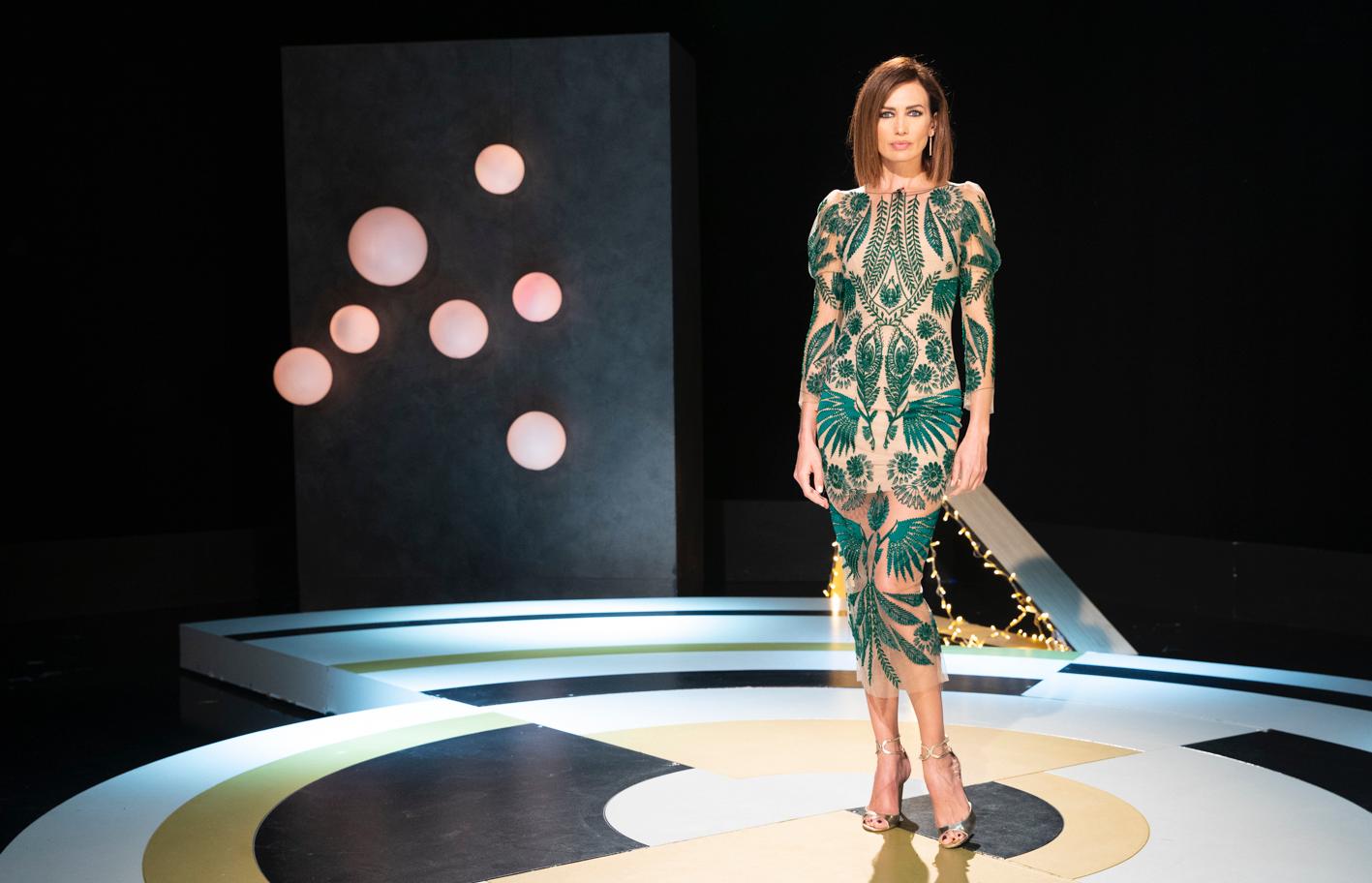 Nieves Álvarez con un vestido confeccionado en tul, con bordados y pedrería, obra de Alicia Rueda.