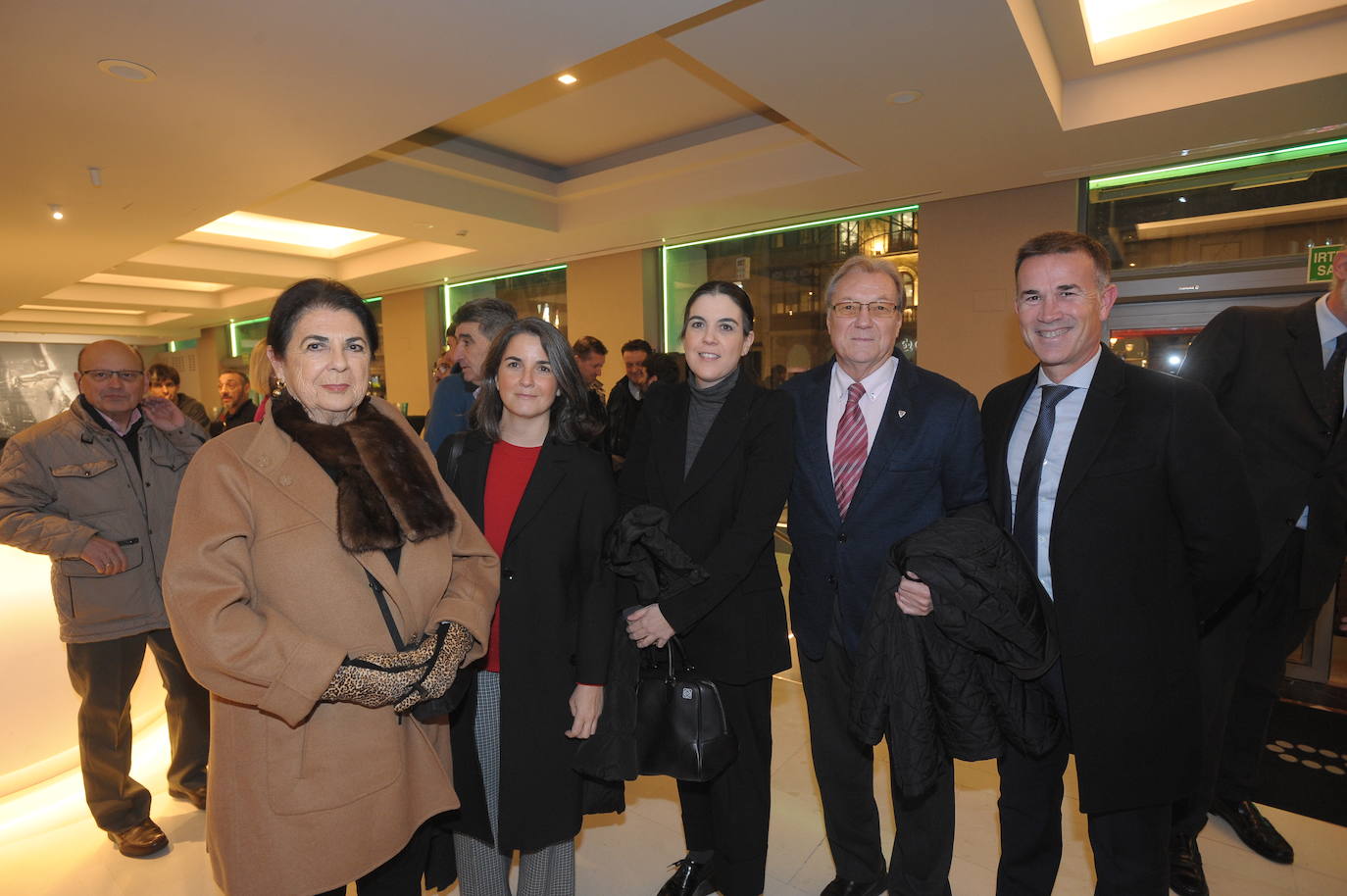 María Jesús Larrondo, Susana y Begoña Aguirre, Manolo Delgado y Juan Ramón Rey. 