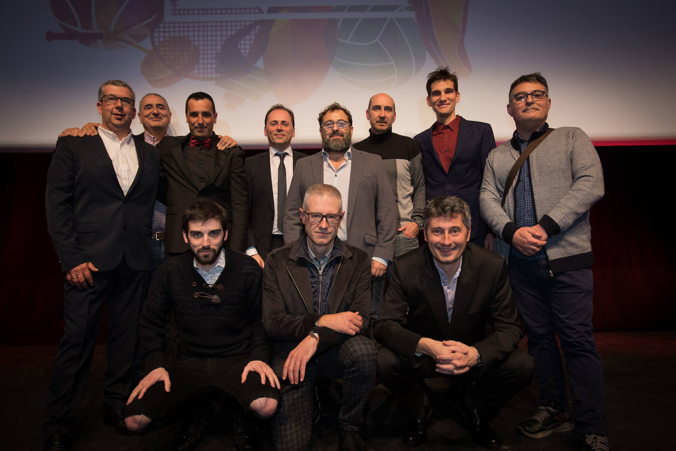 De pie, Juan Pablo Martín, Jon Agiriano. Igor Barcia, Antonio Santos, José Manuel Cortizas, Julen Ensunza, Juanma Mallo y Javier Ortiz de Lazcano. Agachados, Mikel García, Jesús Gómez Peña y Robert Basic. 