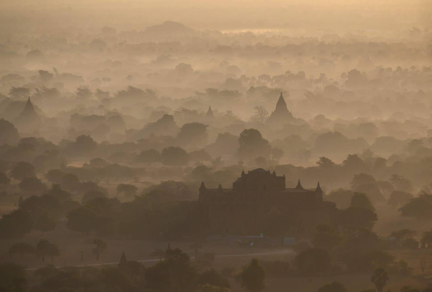 Vista aérea de los templos de Bagan, Patrimonio de la Humanidad por la UNESCO, en Birmania.