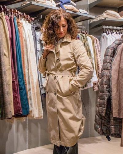 Trench beige de Pedro del Hierro.