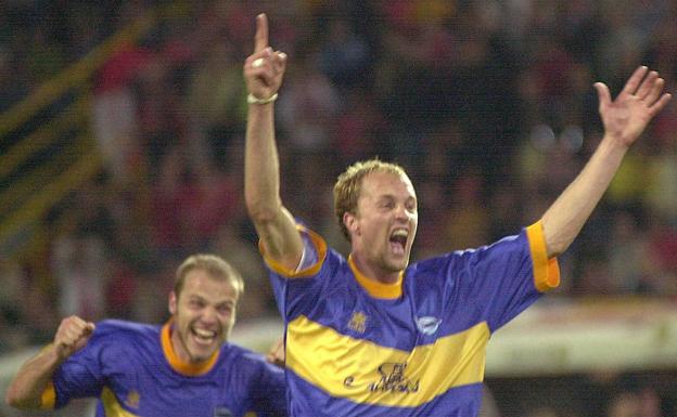 Jordi celebra el cuarto gol del Alavés en Dortmund. 