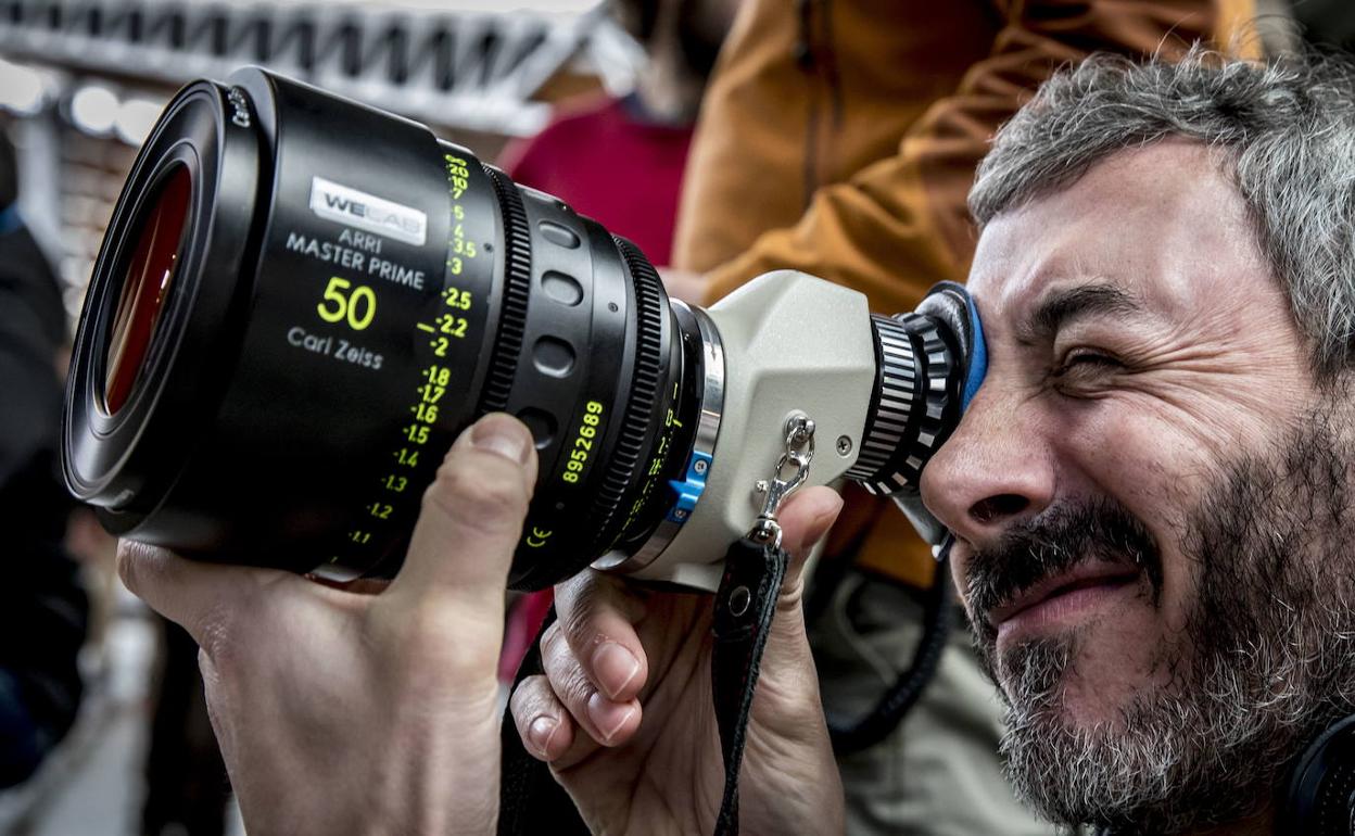 El director leiotarra Igor Legarreta, en el rodaje de su anterior largometraje, 'Cuando dejes de quererme'.