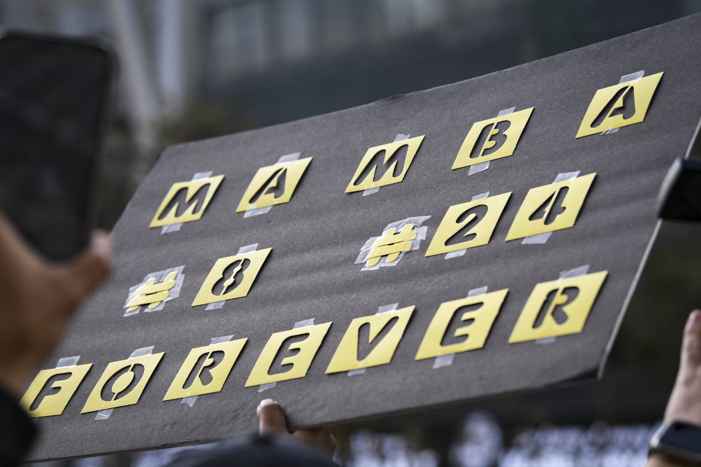 "La Mamba es eterna", dicta el cartel.