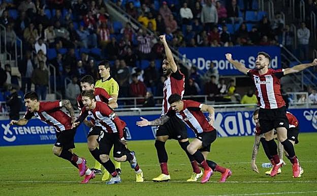 Los jugadores celebran el pase a cuartos de final.