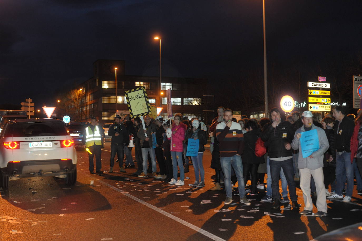 Zamudio. Los piquetes han cortados los accesos al Parque Tecnológico, donde acuden a diario unos 10.000 trabajadores.