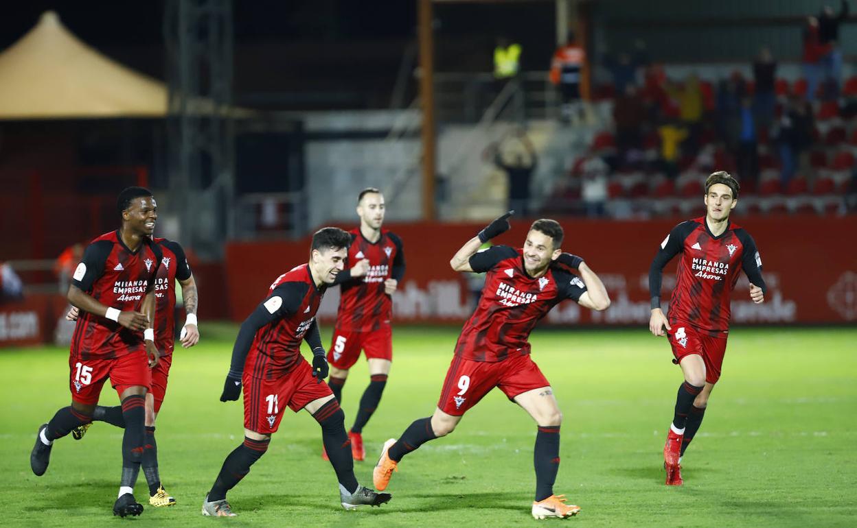 Matheus fue el autor de dos de los goles del equipo rojillo. 