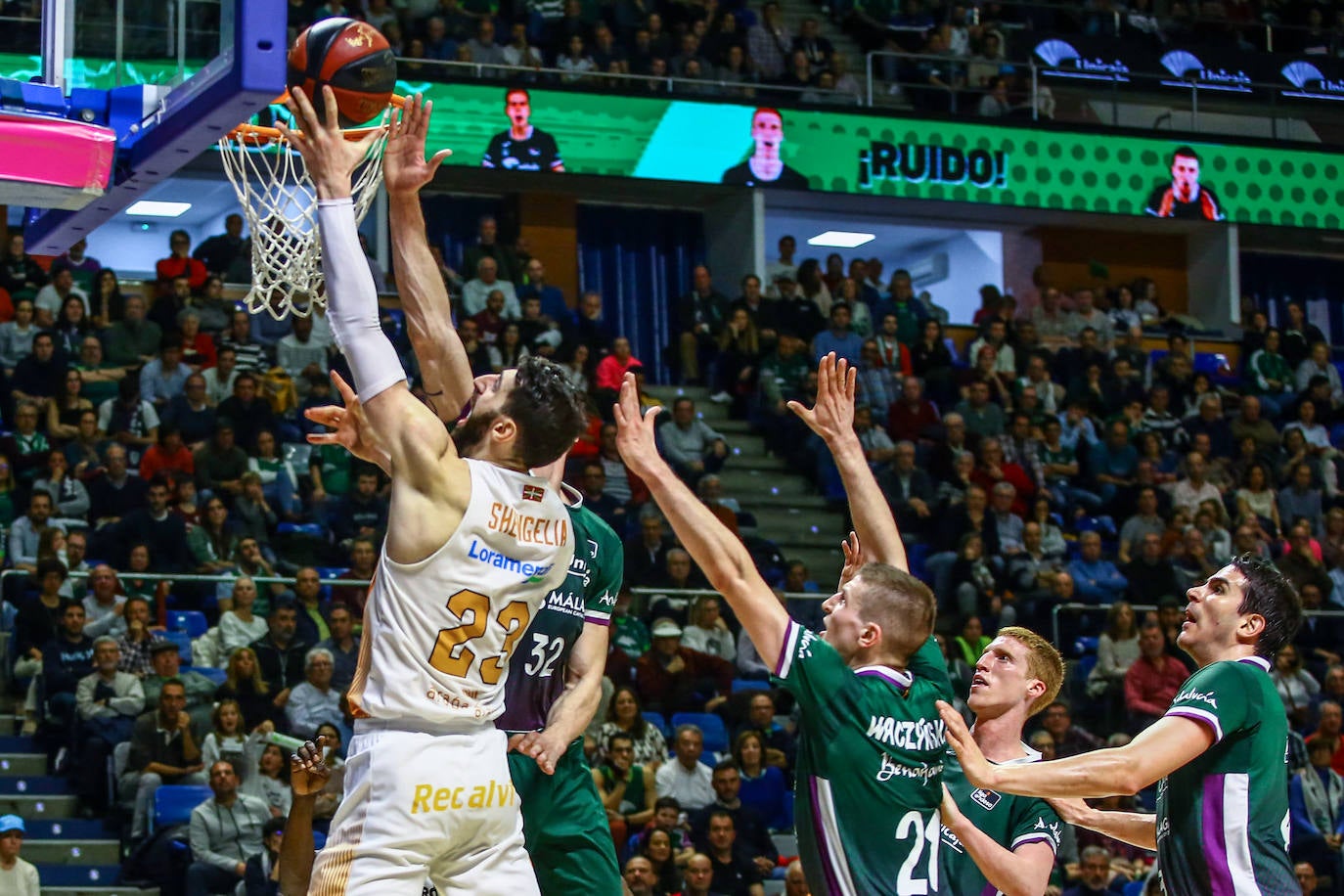Fotos: Las mejores imágenes del Unicaja - Baskonia