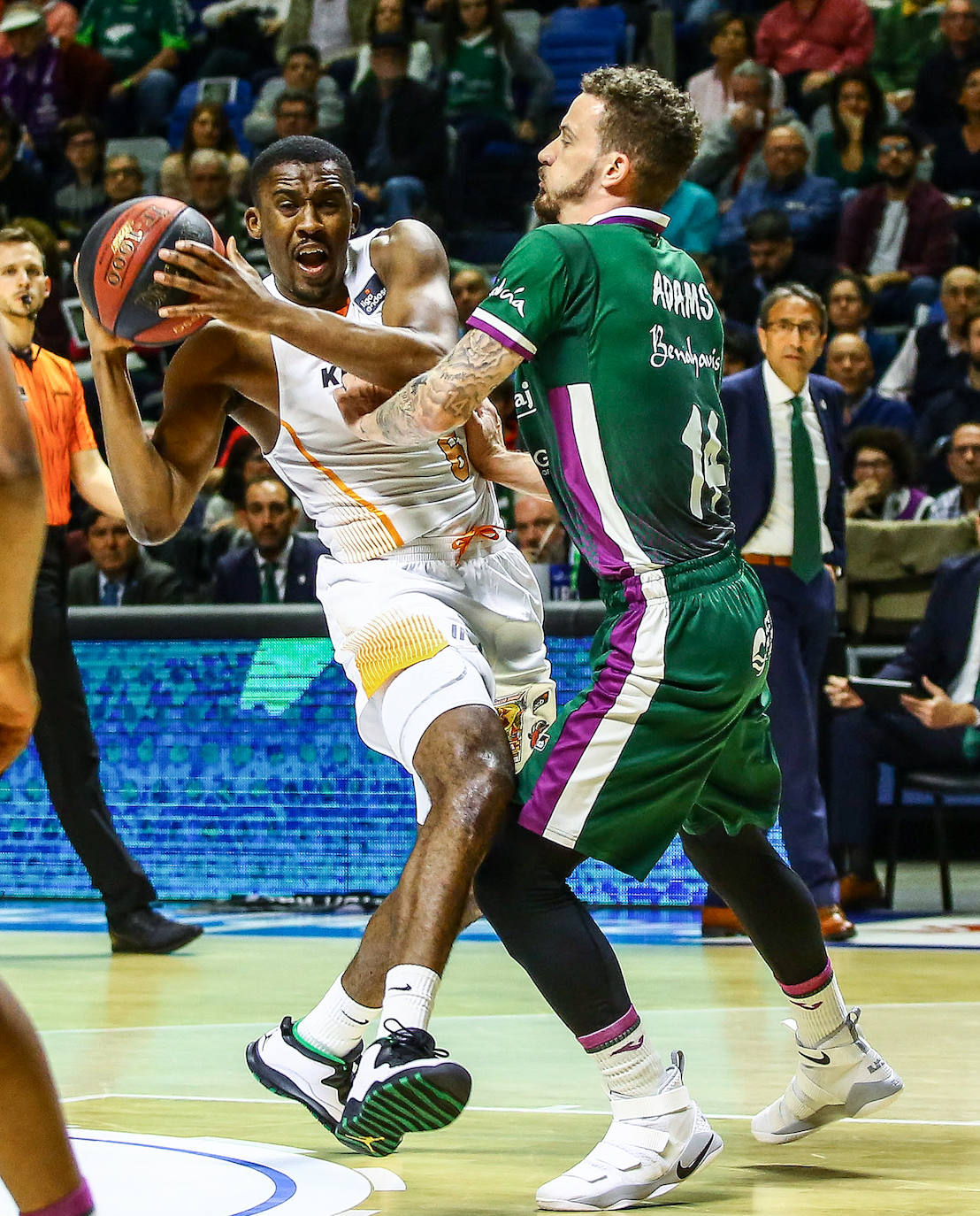 Fotos: Las mejores imágenes del Unicaja - Baskonia