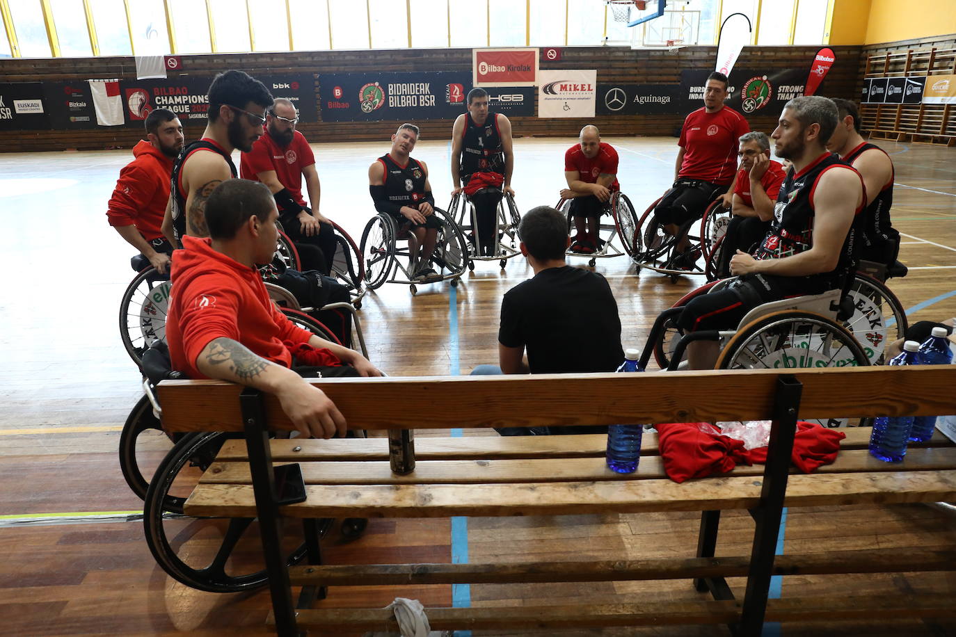 Fotos: Las imágenes del partido del Bidaideak