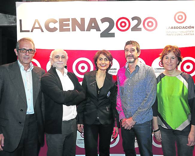 Alfredo Sánchez, José Félix Ruiz, Elena Askarza, Aitor Zumelzu y Ana Bidaurrazaga. 