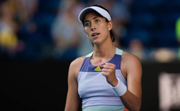 Garbine Muguruza celebra un tanto en las semifinales contra Simona Halep.