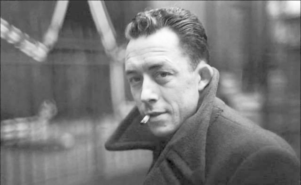 Albert Camus eleberrigile, saiakeragile, antzerkigile, filosofo eta kazetari frantsesa izan zen. 