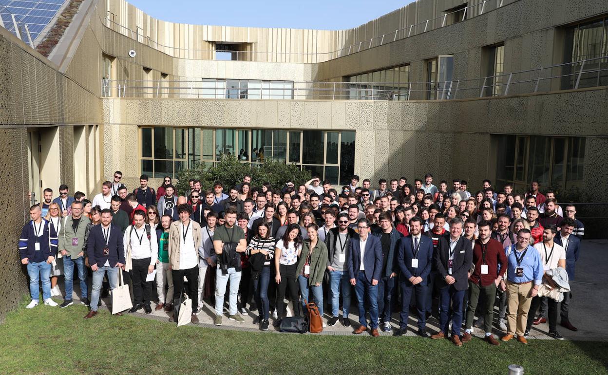 Foto de grupo de los asistentes al foro convocado por el Basque Culinary Center. 