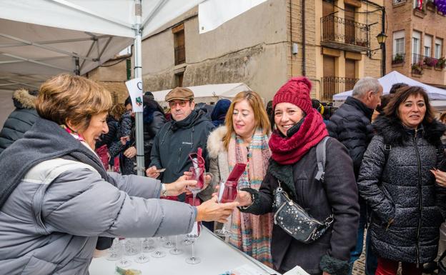 Las bodegas de Lapuebla de Labarca celebran este sábado una jornada en la que abren sus puertas y sacan sus vinos a la calle.