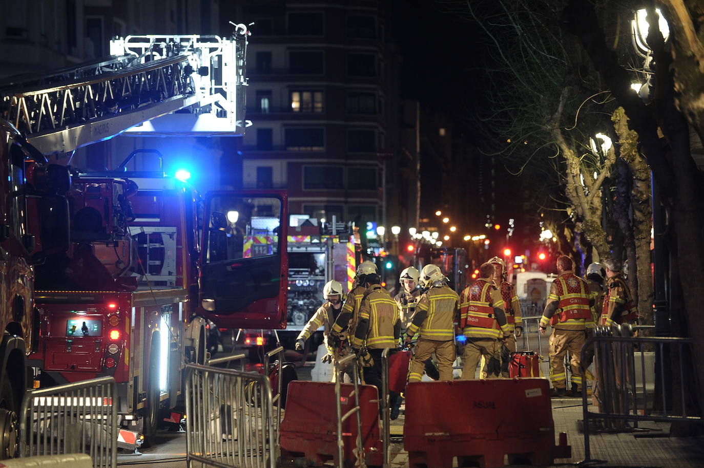 Fotos: Un incendio en el patio interior del Hotel Ercilla deja sin luz a 3.800 viviendas y locales