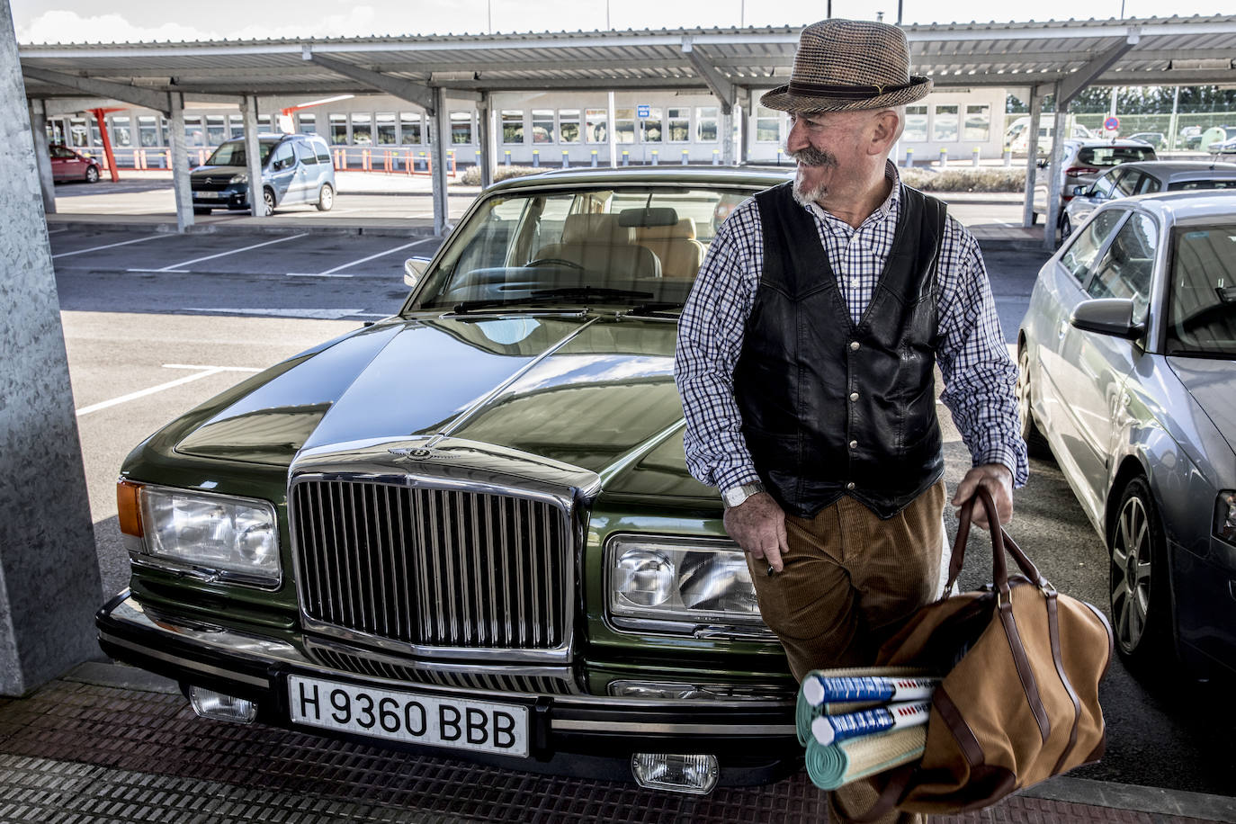 Kepa Triguero, con su espectacular Bentley. 