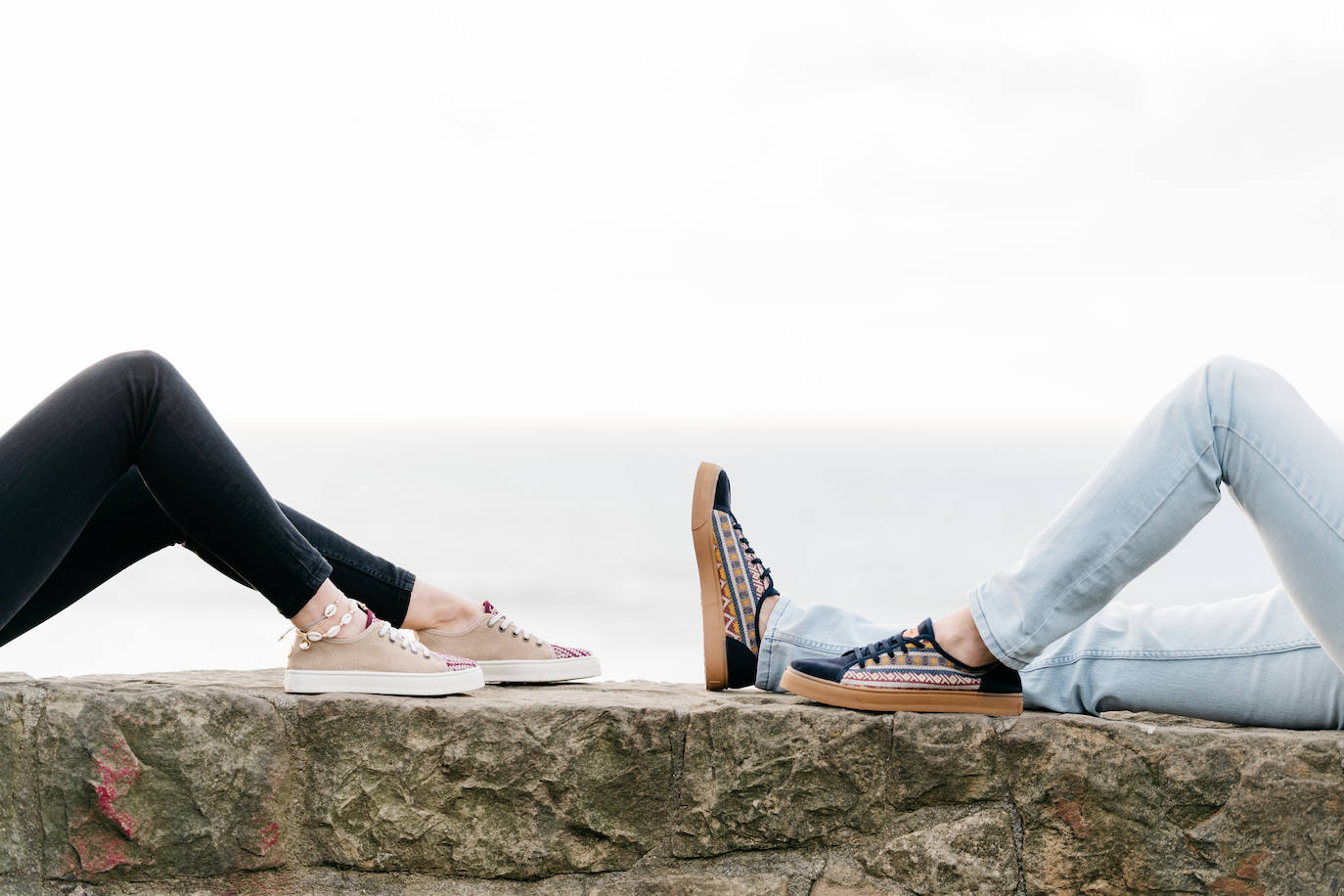 Fotos: Las zapatillas vascas que pisan fuerte: están hechas de botellas de plástico y algodón reciclado