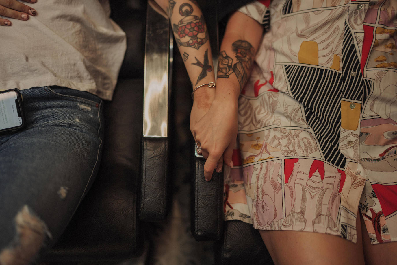 Fotos: Besos en Castro y boda en Madrid: la historia de amor de Esther y María bajo el prisma de un fotógrafo vizcaíno