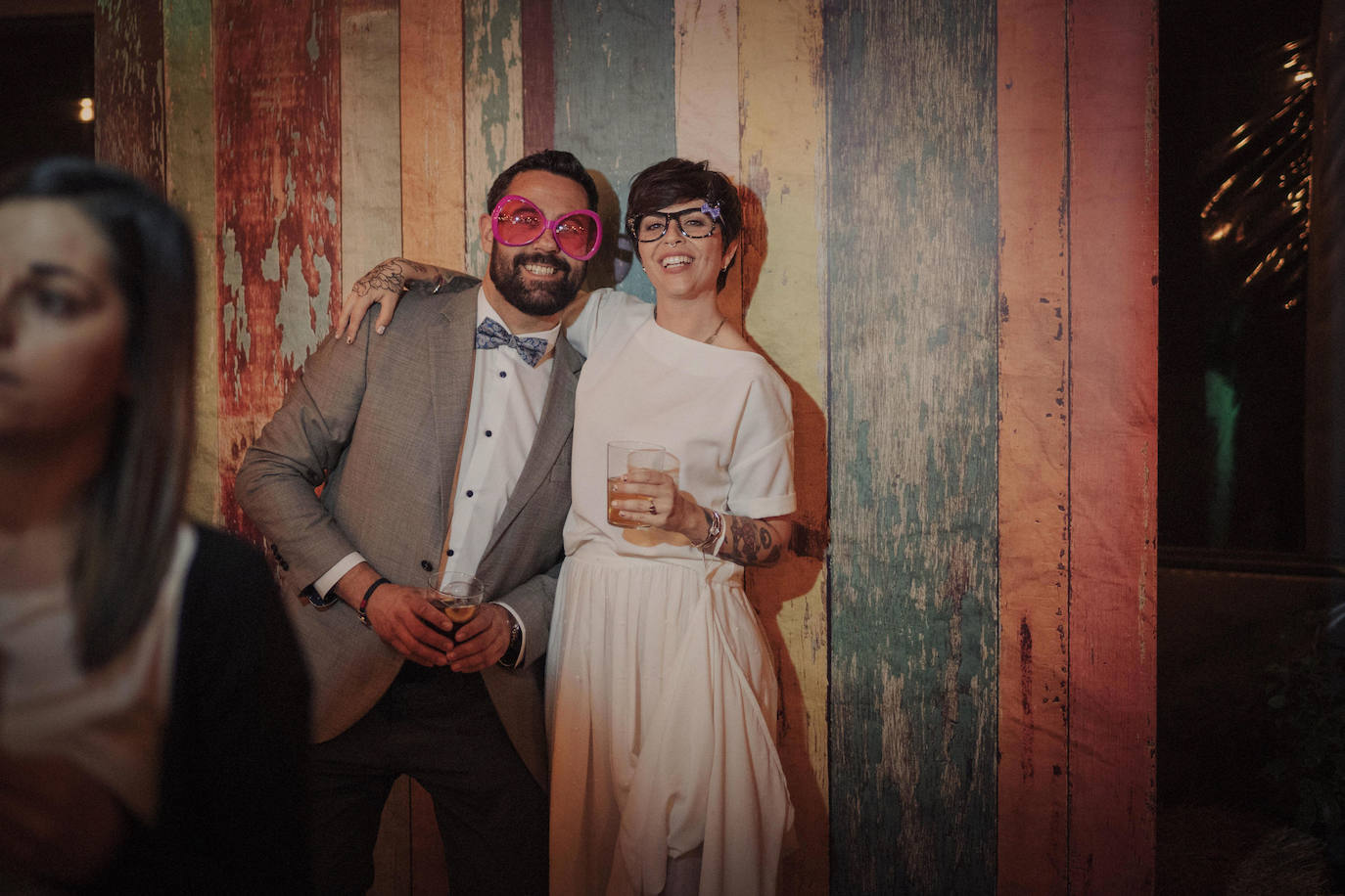 Fotos: Besos en Castro y boda en Madrid: la historia de amor de Esther y María bajo el prisma de un fotógrafo vizcaíno